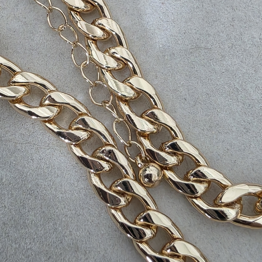 Gold Cuban Link Chain Necklace with Lion Head Pendant - Picture 6 of 6